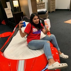 Meet your Posher, Samantha